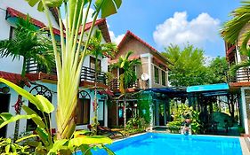 The Pineapple House